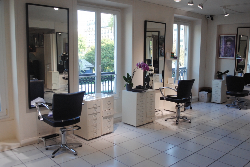 coiffure-LIEUCHE-min_floor-home-office-property-living-room-room-781228-pxhere.com